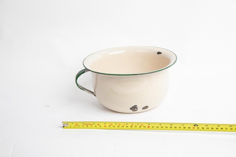 Chamber Pot in Enamel Cream with Green Rim